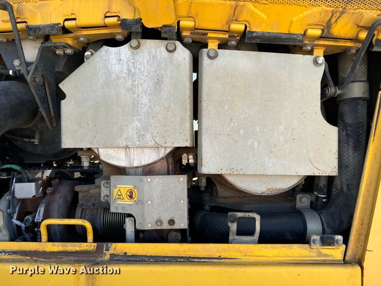image for item NQ9724 2016 Komatsu D65PX-18 dozer