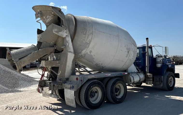 image for item NQ9752 1997 Mack DM690S ready mix truck