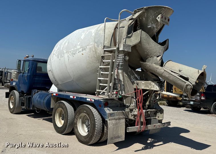 image for item NQ9752 1997 Mack DM690S ready mix truck