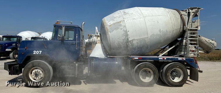 image for item NQ9752 1997 Mack DM690S ready mix truck