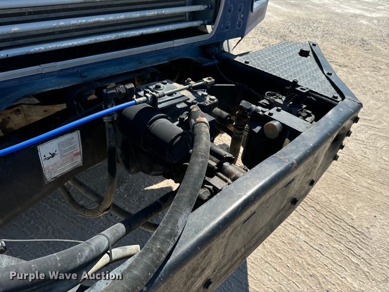 image for item NQ9752 1997 Mack DM690S ready mix truck