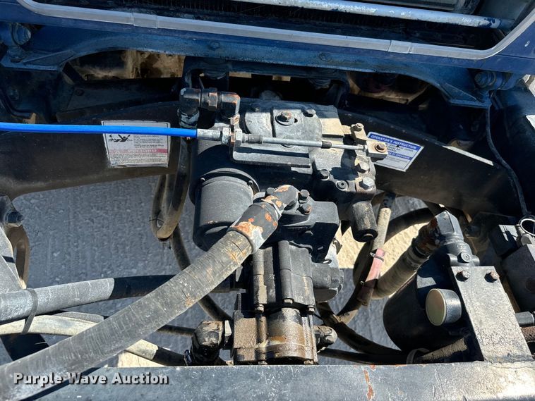 image for item NQ9752 1997 Mack DM690S ready mix truck