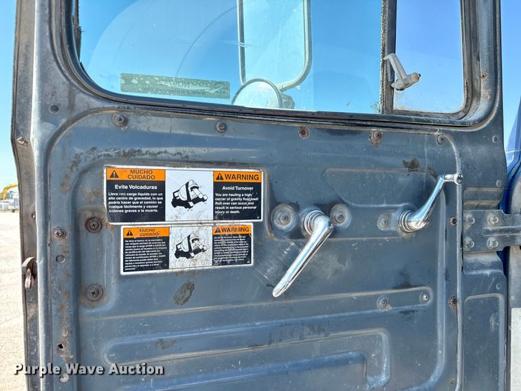 image for item NQ9752 1997 Mack DM690S ready mix truck