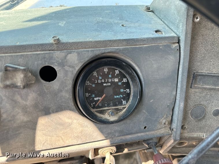 image for item NQ9752 1997 Mack DM690S ready mix truck