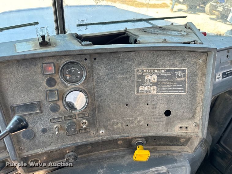 image for item NQ9752 1997 Mack DM690S ready mix truck