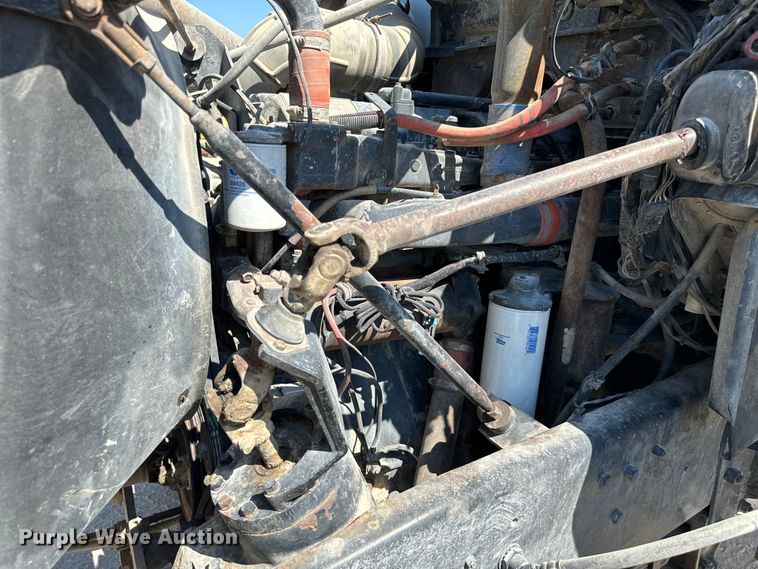 image for item NQ9752 1997 Mack DM690S ready mix truck