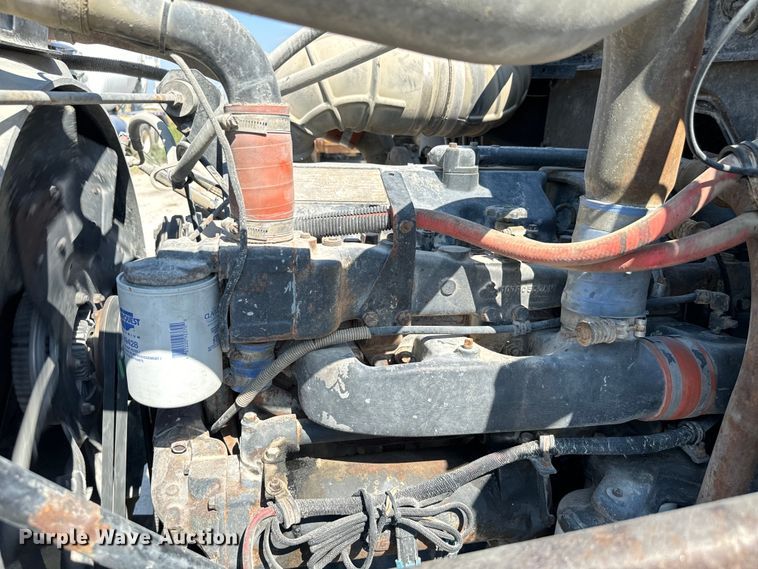 image for item NQ9752 1997 Mack DM690S ready mix truck