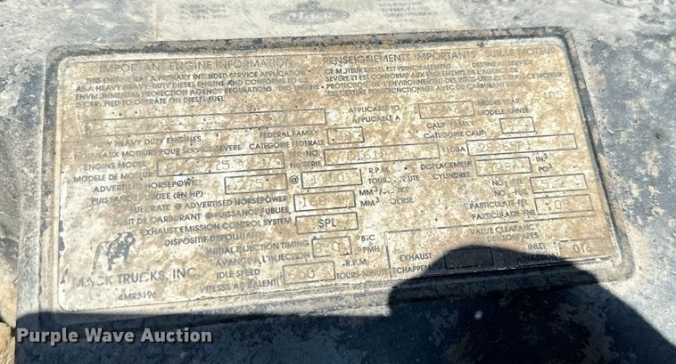 image for item NQ9752 1997 Mack DM690S ready mix truck