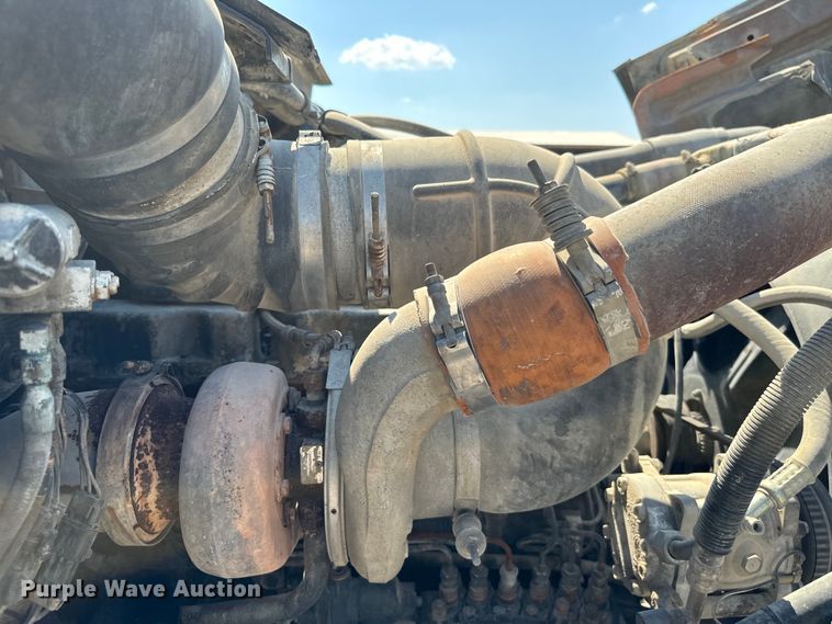 image for item NQ9752 1997 Mack DM690S ready mix truck