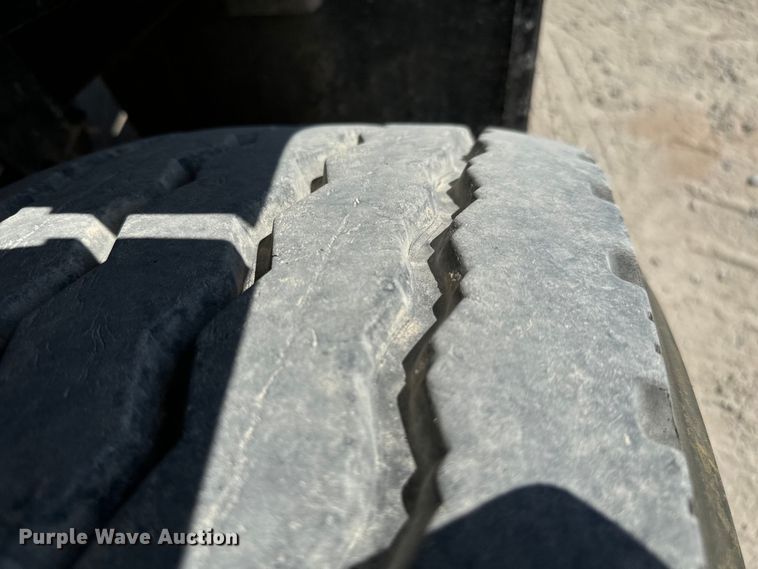 image for item NQ9752 1997 Mack DM690S ready mix truck