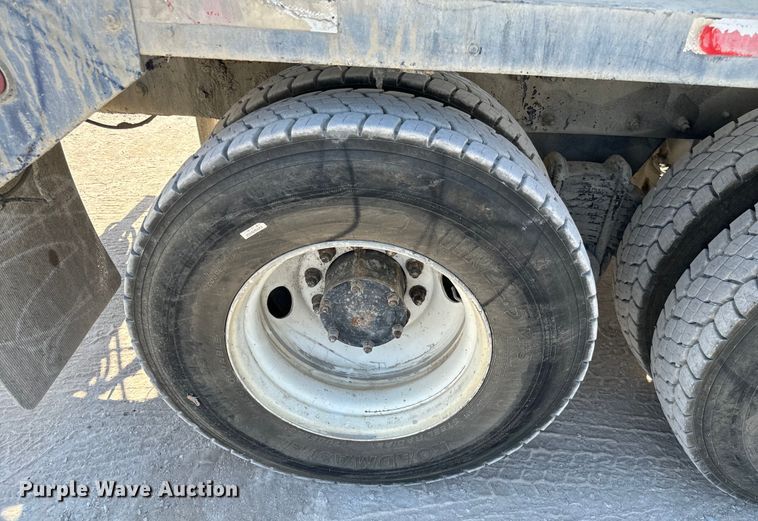 image for item NQ9752 1997 Mack DM690S ready mix truck