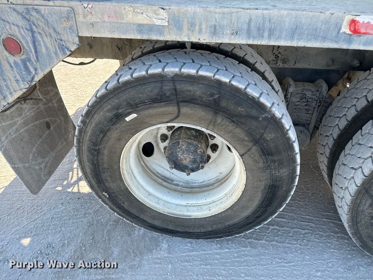 image for item NQ9752 1997 Mack DM690S ready mix truck