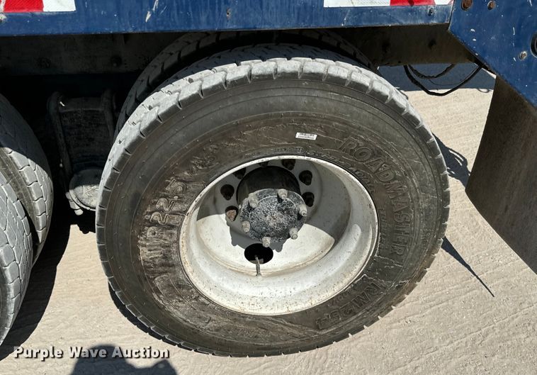 image for item NQ9752 1997 Mack DM690S ready mix truck