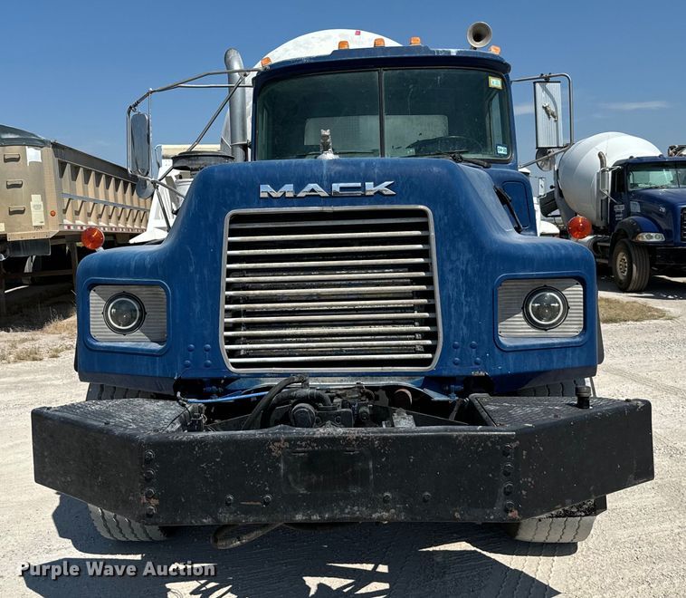 image for item NQ9753 1998 Mack M690S ready mix truck