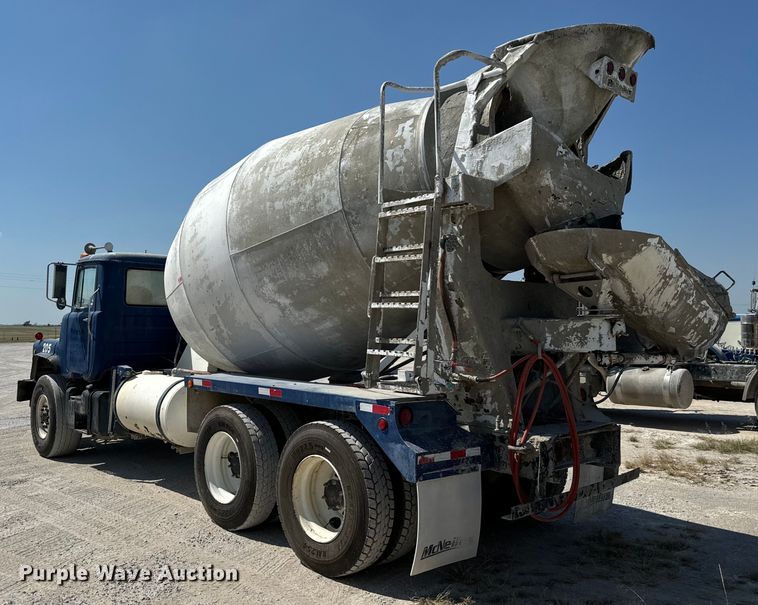 image for item NQ9753 1998 Mack M690S ready mix truck