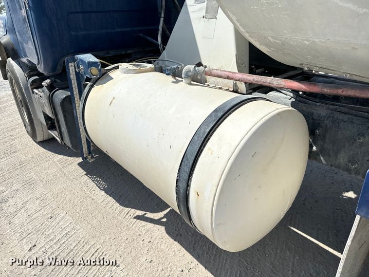 image for item NQ9753 1998 Mack M690S ready mix truck