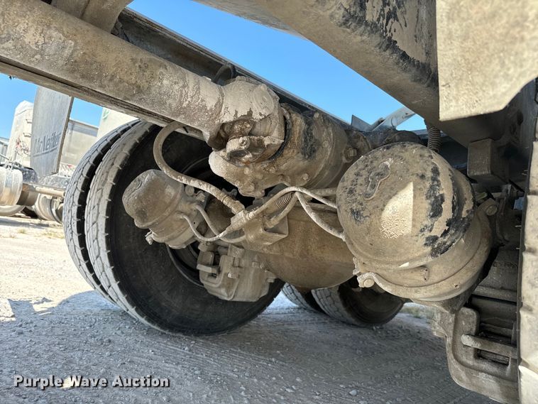 image for item NQ9753 1998 Mack M690S ready mix truck