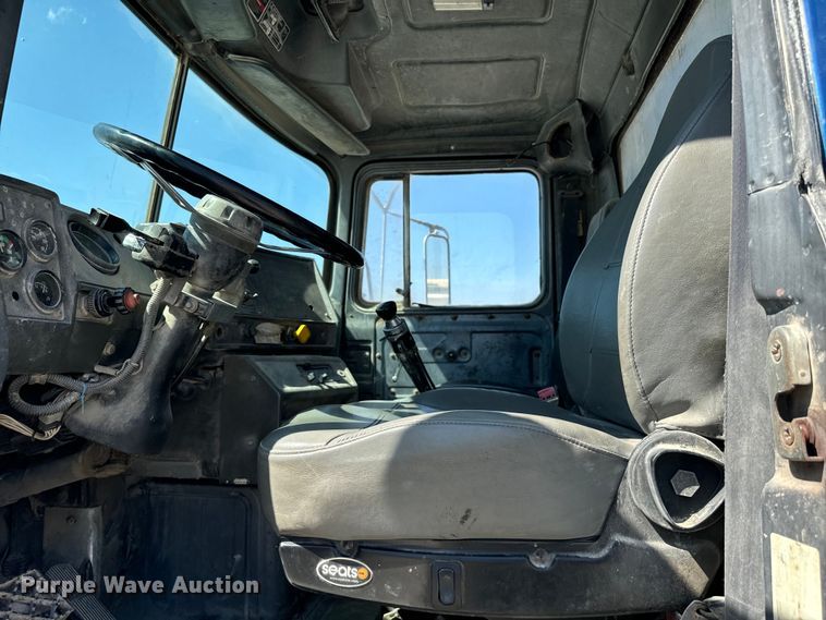 image for item NQ9753 1998 Mack M690S ready mix truck