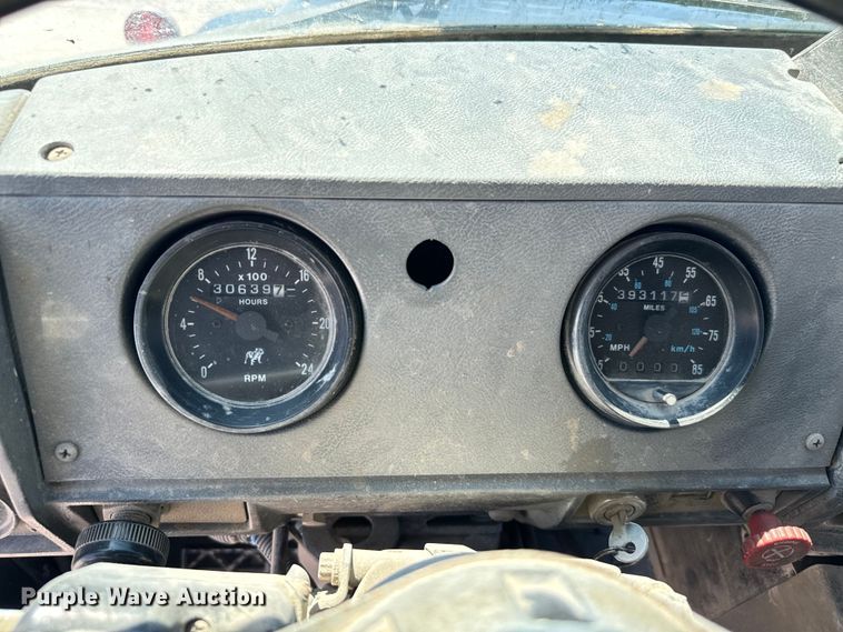 image for item NQ9753 1998 Mack M690S ready mix truck