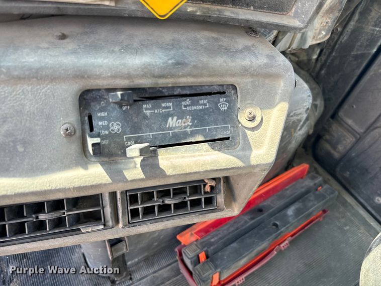 image for item NQ9753 1998 Mack M690S ready mix truck