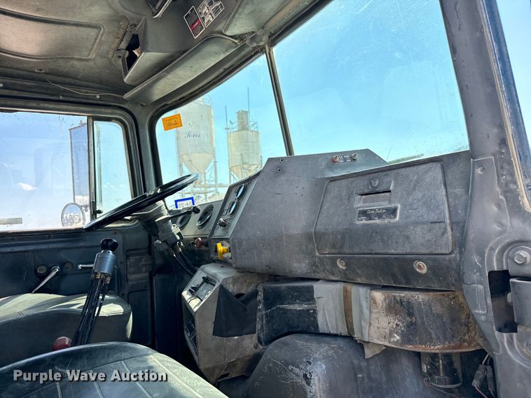 image for item NQ9753 1998 Mack M690S ready mix truck