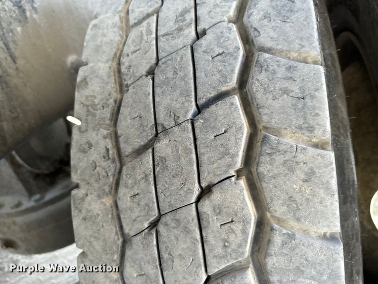 image for item NQ9753 1998 Mack M690S ready mix truck