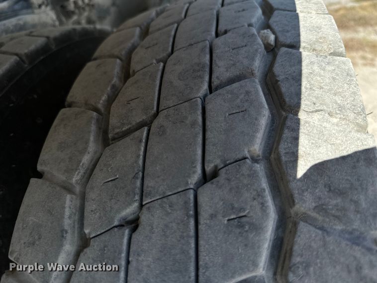 image for item NQ9753 1998 Mack M690S ready mix truck