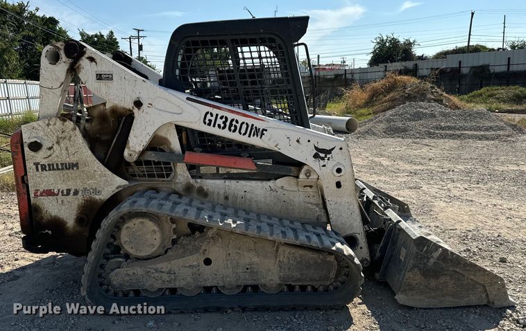 image for item NQ9762 2015 Bobcat T650 tracked skid steer loader