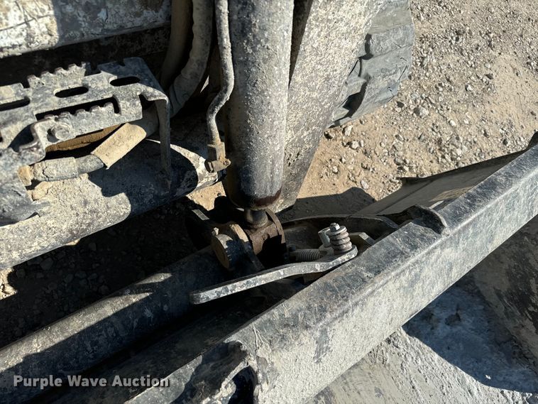 image for item NQ9762 2015 Bobcat T650 tracked skid steer loader