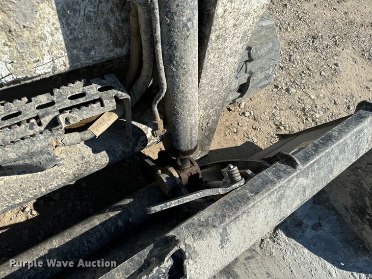 image for item NQ9762 2015 Bobcat T650 tracked skid steer loader