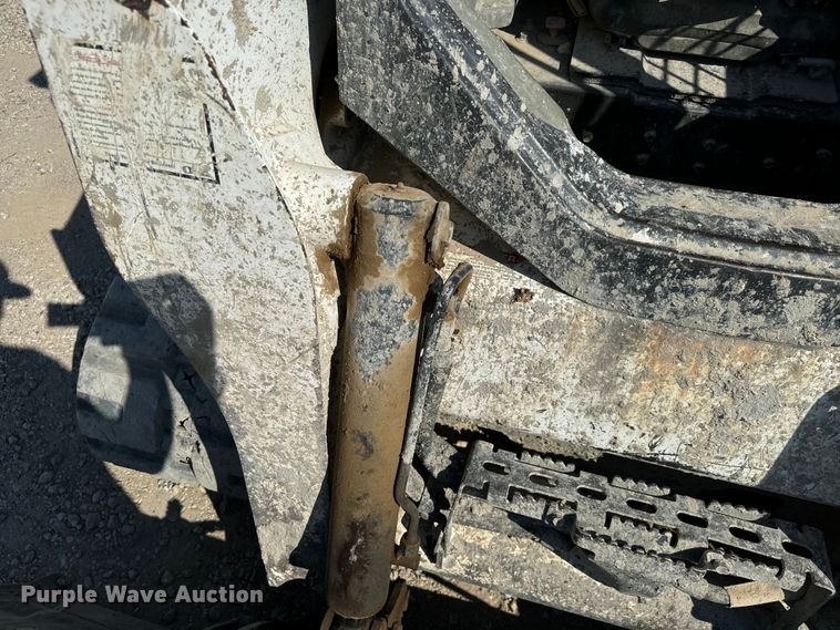 image for item NQ9762 2015 Bobcat T650 tracked skid steer loader