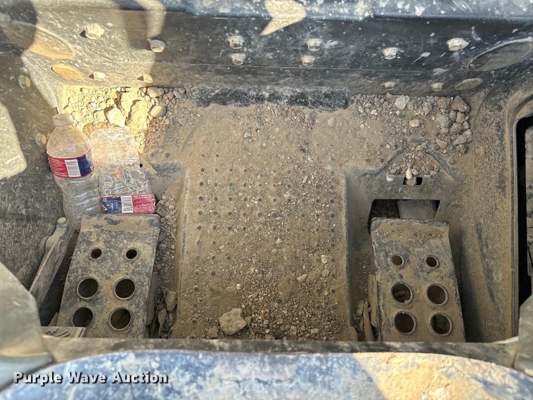 image for item NQ9762 2015 Bobcat T650 tracked skid steer loader