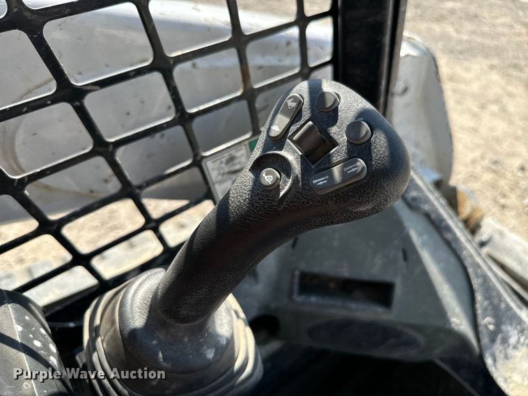 image for item NQ9762 2015 Bobcat T650 tracked skid steer loader