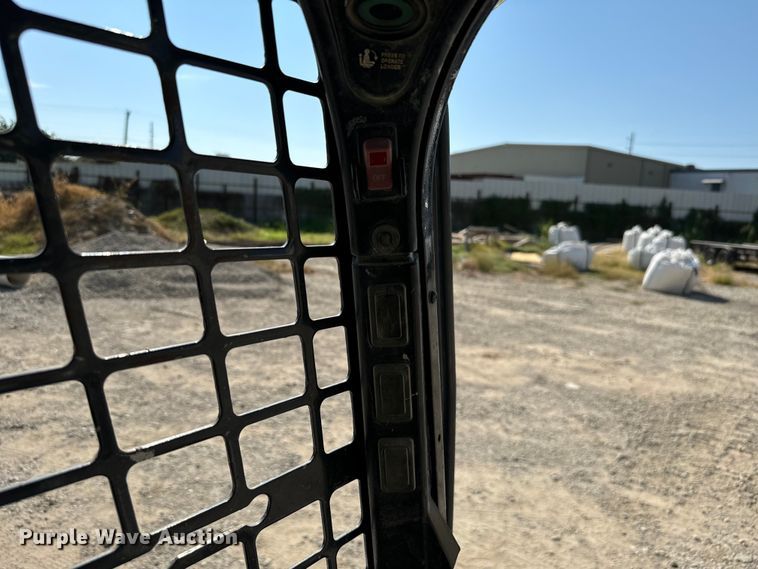 image for item NQ9762 2015 Bobcat T650 tracked skid steer loader