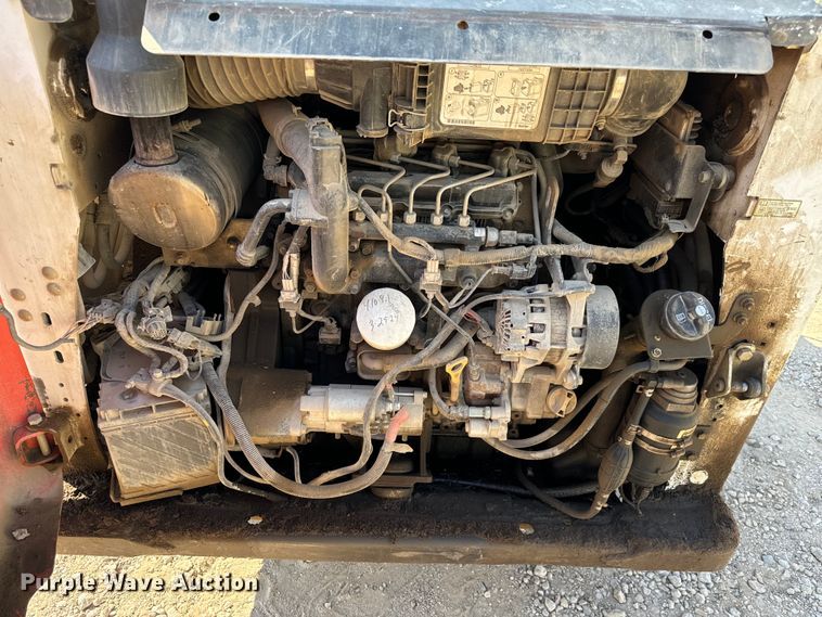 image for item NQ9762 2015 Bobcat T650 tracked skid steer loader