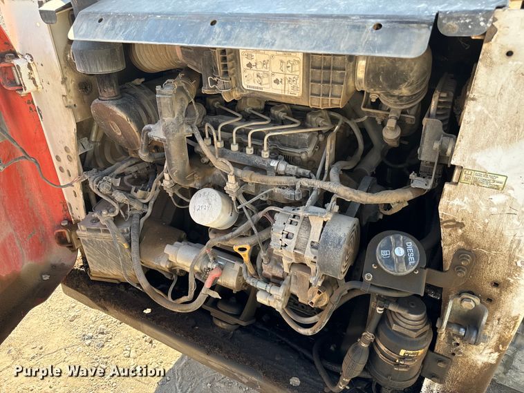 image for item NQ9762 2015 Bobcat T650 tracked skid steer loader