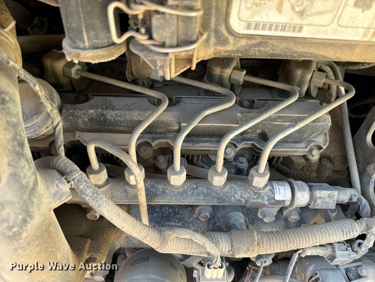 image for item NQ9762 2015 Bobcat T650 tracked skid steer loader