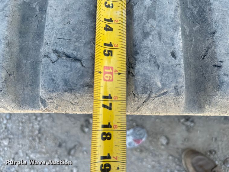 image for item NQ9762 2015 Bobcat T650 tracked skid steer loader