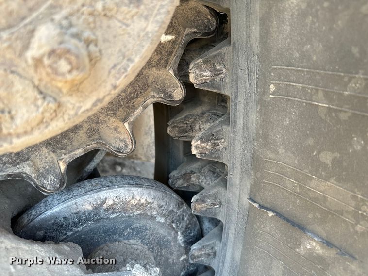 image for item NQ9762 2015 Bobcat T650 tracked skid steer loader