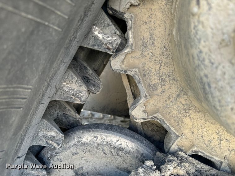 image for item NQ9762 2015 Bobcat T650 tracked skid steer loader