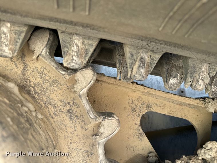 image for item NQ9762 2015 Bobcat T650 tracked skid steer loader