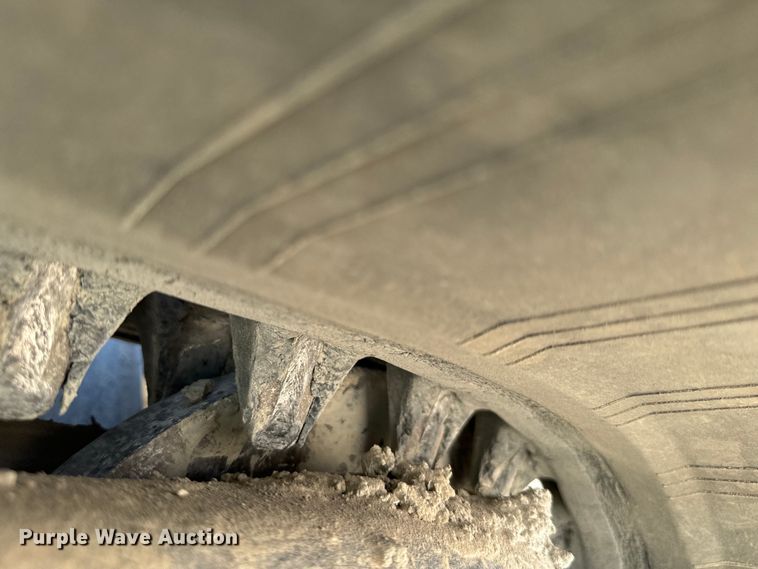 image for item NQ9762 2015 Bobcat T650 tracked skid steer loader