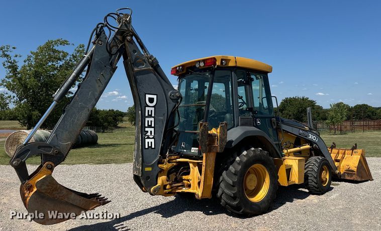 image for item NQ9768 2011 John Deere 310J backhoe