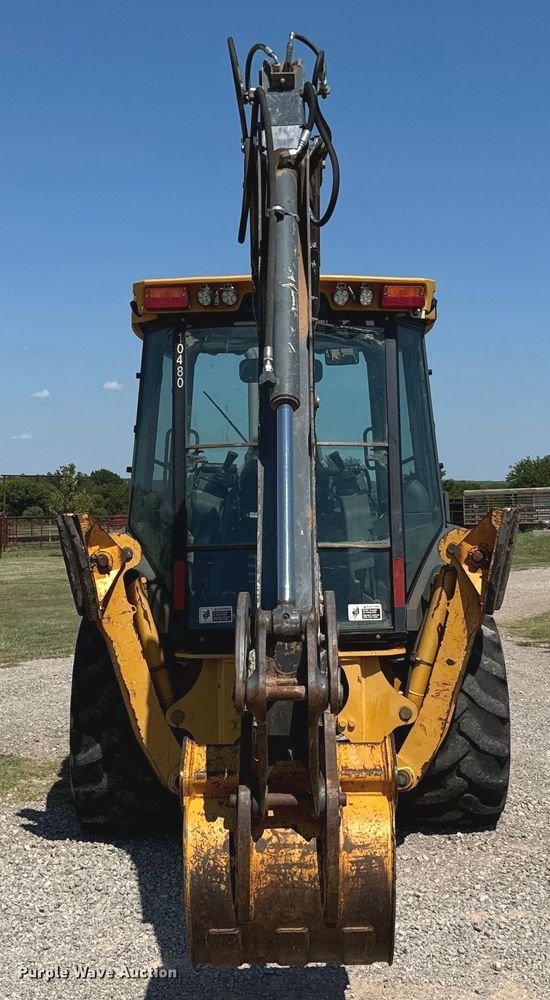 image for item NQ9768 2011 John Deere 310J backhoe