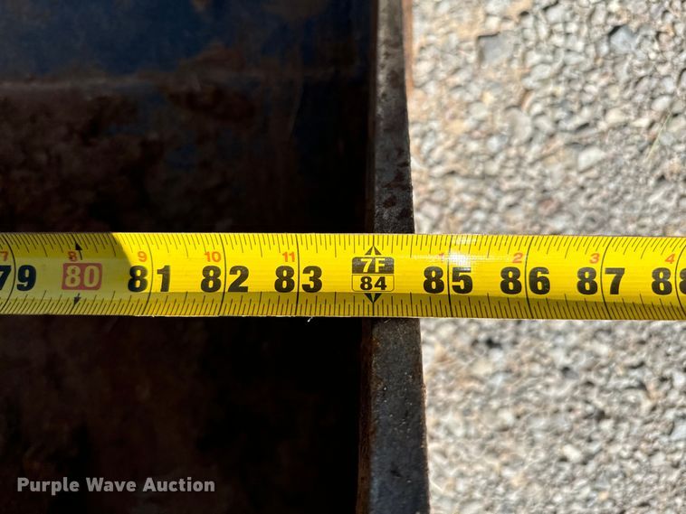 image for item NQ9768 2011 John Deere 310J backhoe