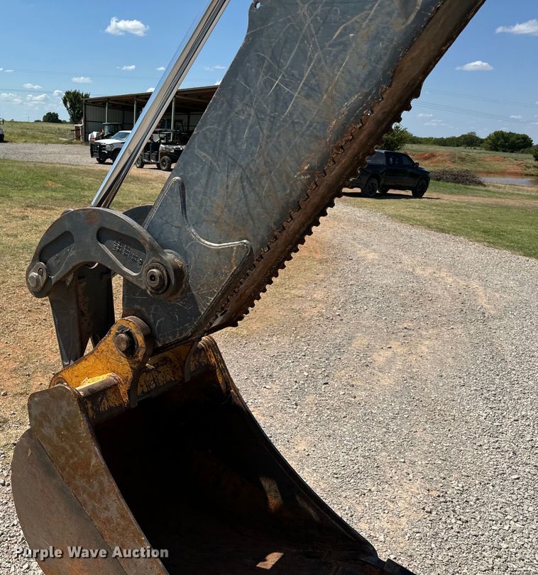 image for item NQ9768 2011 John Deere 310J backhoe