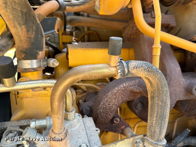 image for item NQ9768 2011 John Deere 310J backhoe