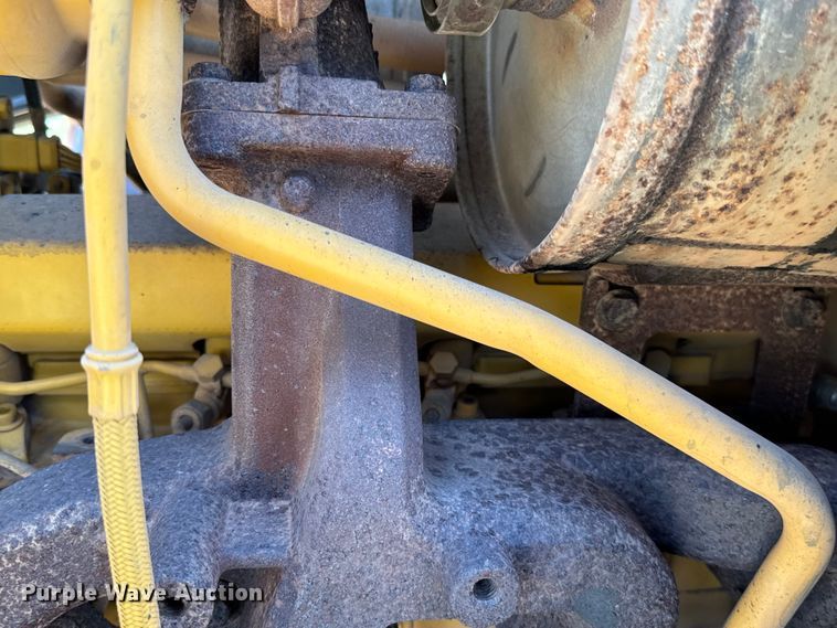 image for item NQ9768 2011 John Deere 310J backhoe