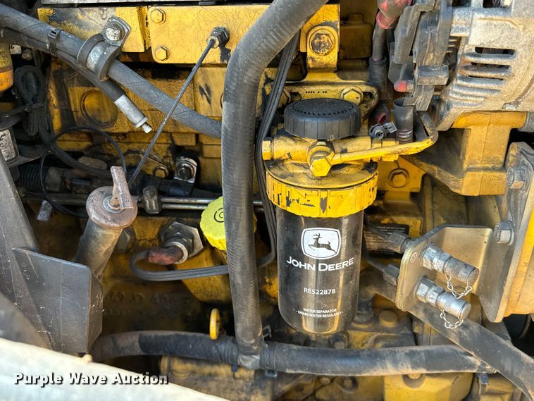 image for item NQ9768 2011 John Deere 310J backhoe