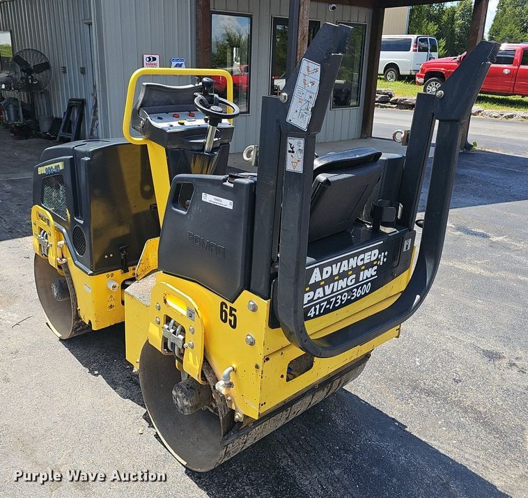 image for item NX9053 2014 Bomag 900-50 double drum vibratory roller